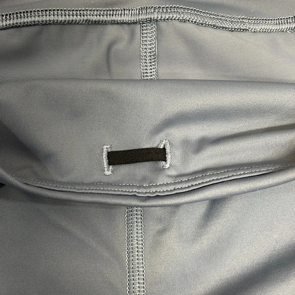 NWOT Victoria’s Secret Victoria Sport Leggings Mesh Side Panel S - Picture 16 of 16